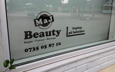 Fönsterdekor till MaJ Beauty